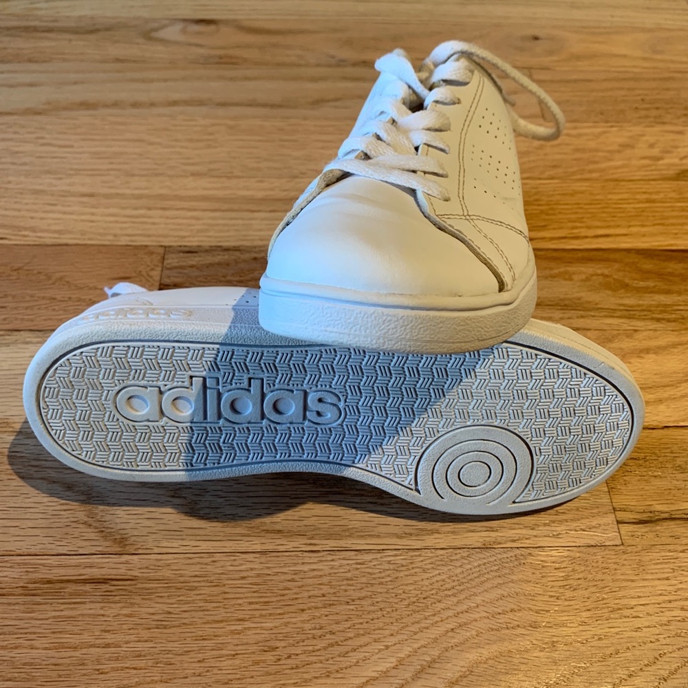 Women’s ADIDAS Tennis shoes